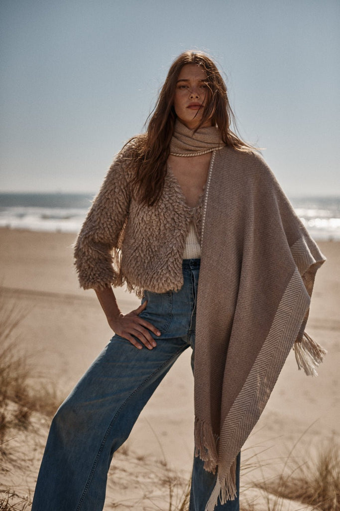 melt the lady back shaggy knit