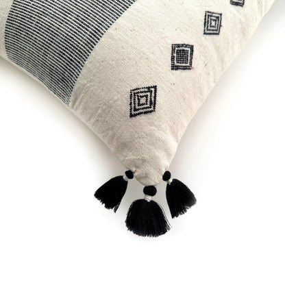 Trekant Handwoven Pillow Cover - TEJIDO