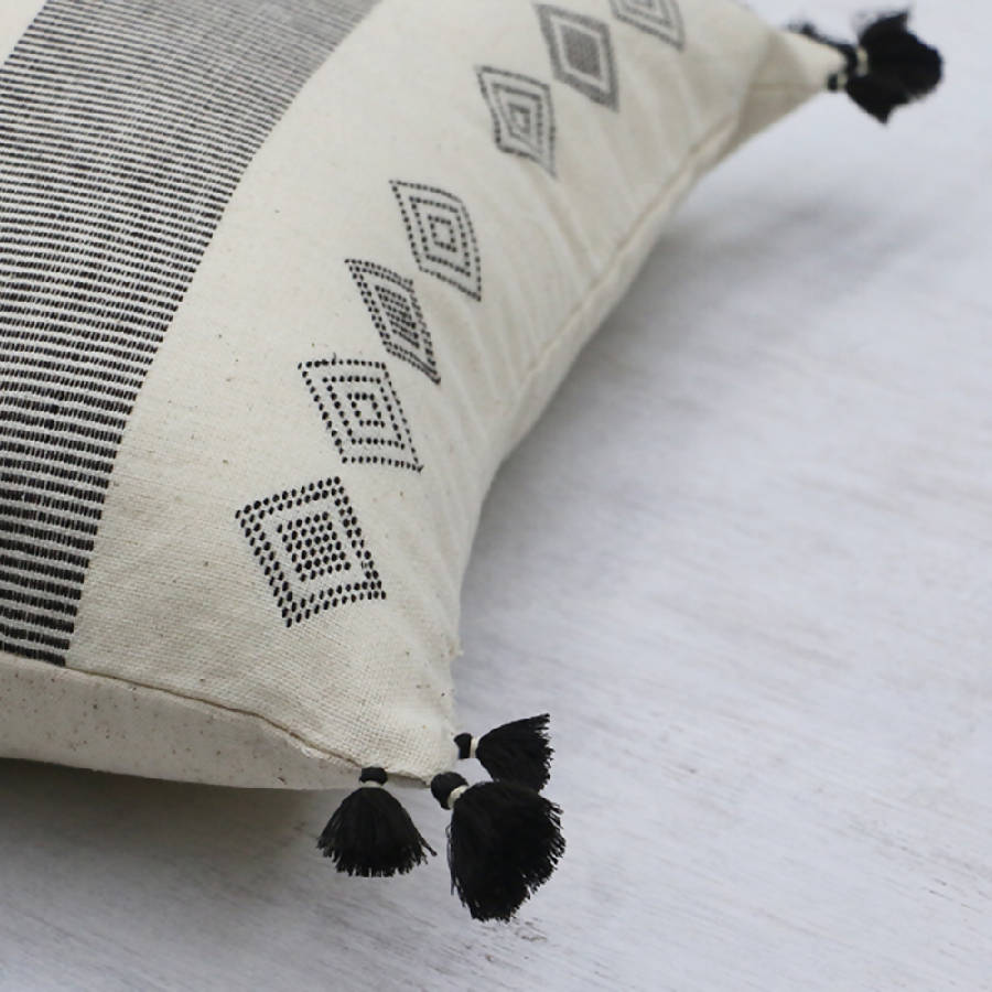 Trekant Handwoven Pillow Cover - TEJIDO